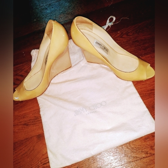 JIMMY CHOO 40 / 10 M RICH TAN PATENT LEATHER WEDGE HEELS ITALY - Picture 7 of 7